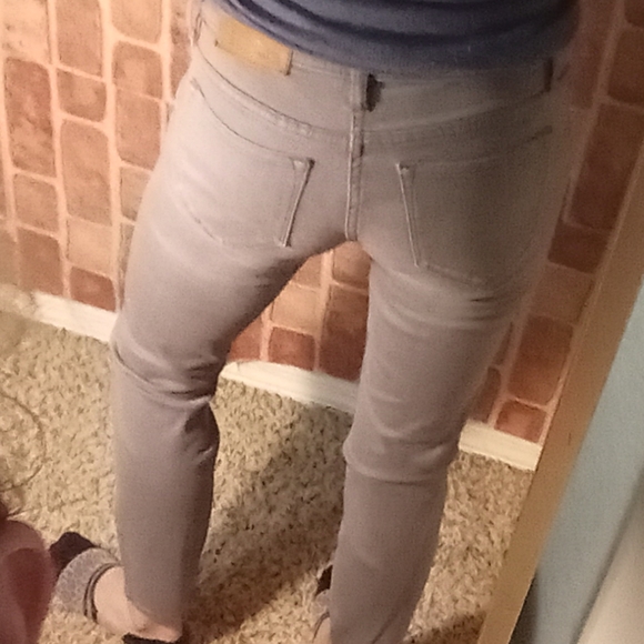 Pre-Owned J. CREW Toothpick 25w jeans * Wear pics for reference * - Picture 3 of 8